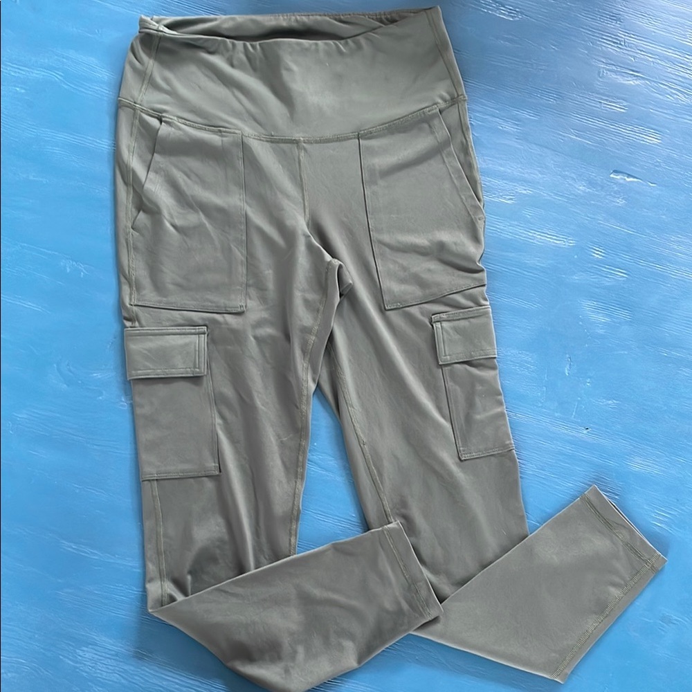 Old Navy Active High-Rise Powerpress Leggings in Sage Green Size Large Tall